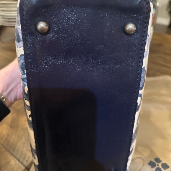 Patricia Nash Blue and Cream Floral Shoulder Bag Set - Picture 6 of 8